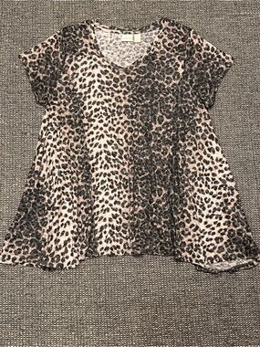Chico's Leopard Print Short Sleeve Top